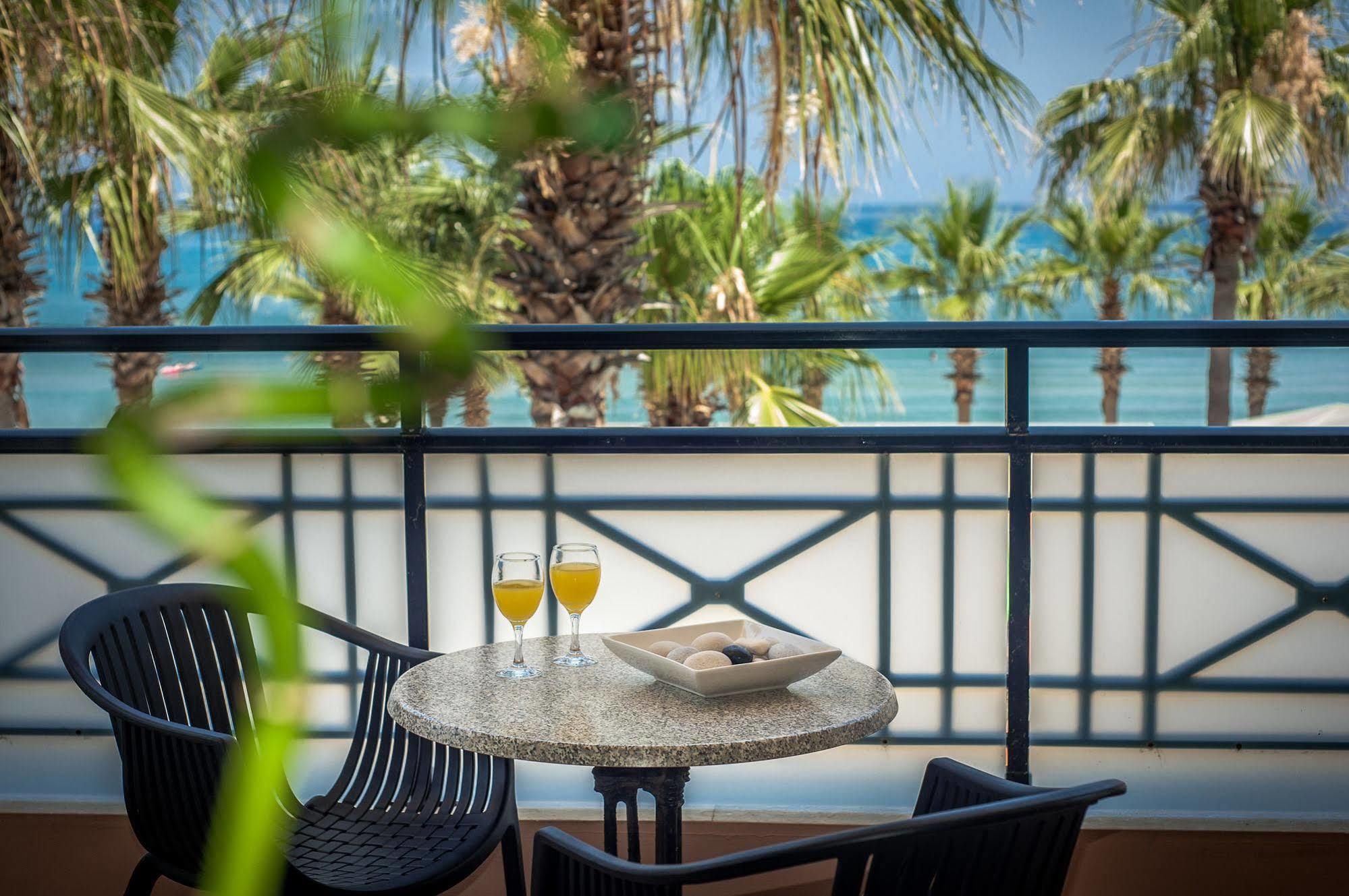 Phoenix Hotel 4*
